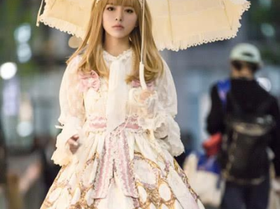 洛丽塔会长：岁月流转，魅力依旧的40 时尚传奇