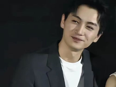 陈晓现场笑场，瞬间引发观众热议